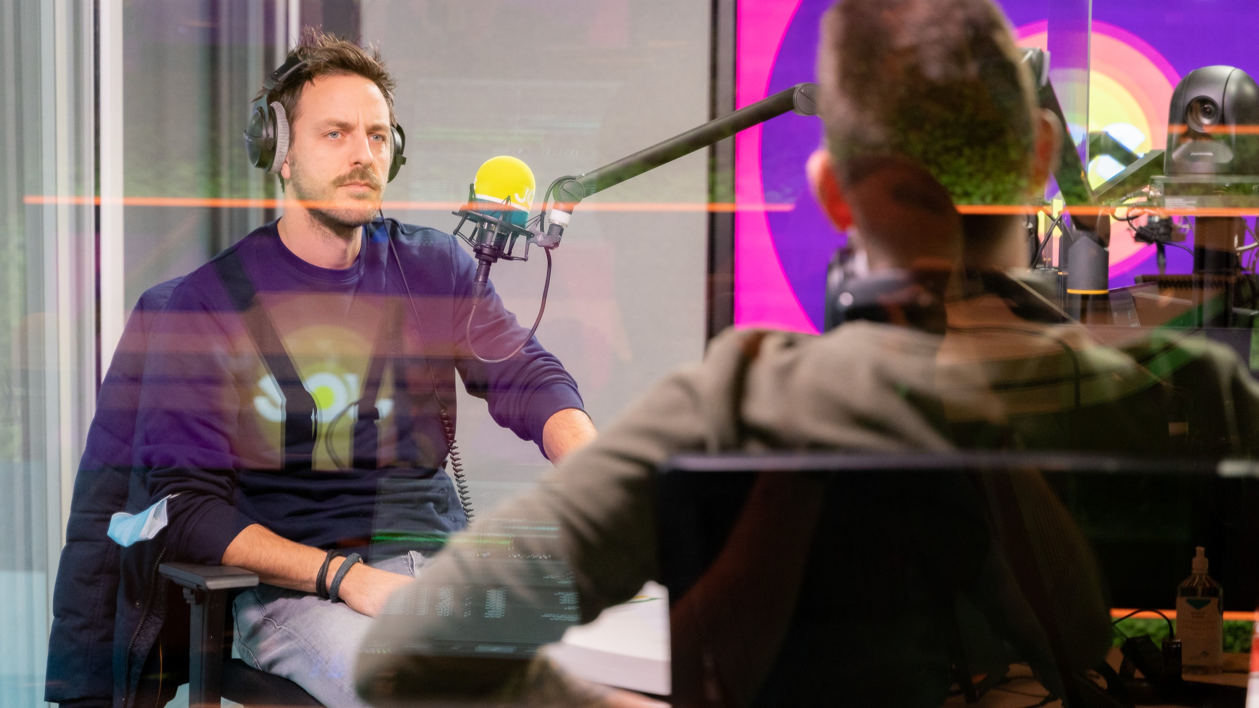 Guga Baúl: "Ik was zot gedraaid door te veel typetjes te spelen" 20220120 joe zotgedraaid gugabaul 021