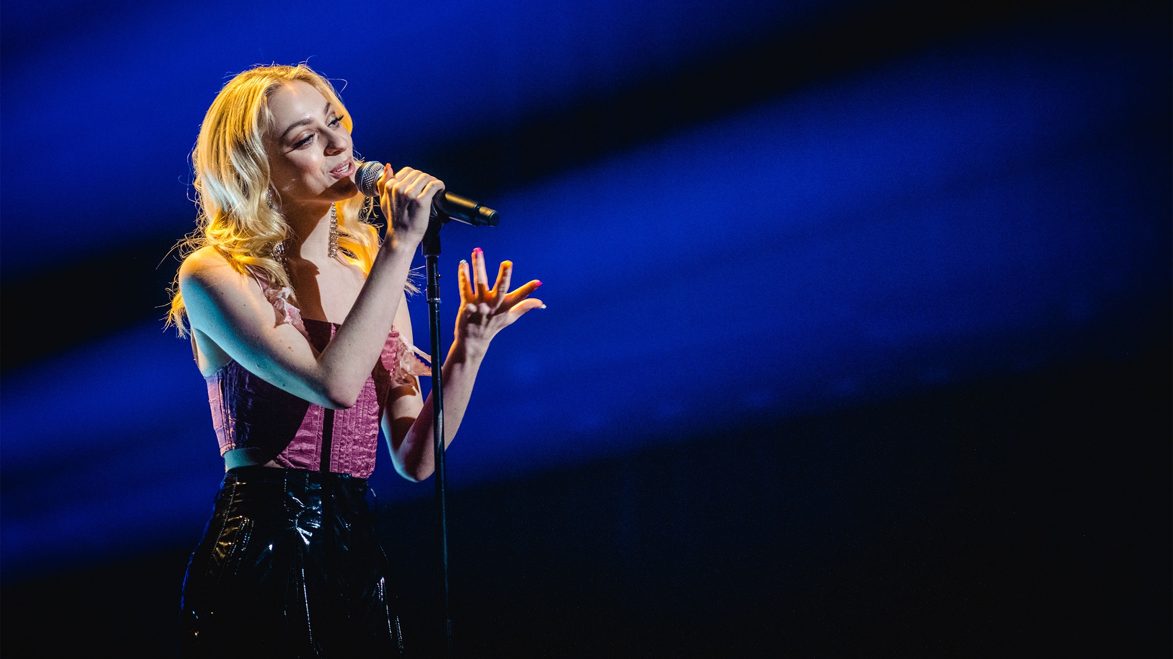 Camille maakt van 'Lift U Up' een intieme ballade in Liefde voor Muziek Joe camille