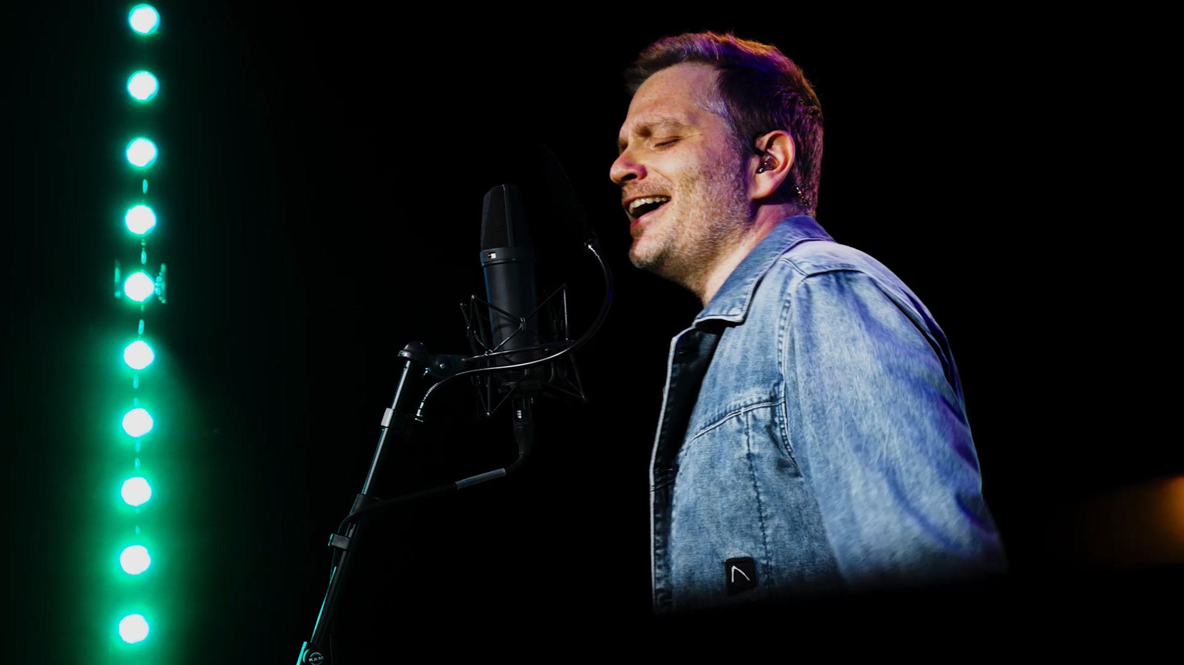 Udo zet de ochtendshow in vuur en vlam met 'Karolien' Udoke 1