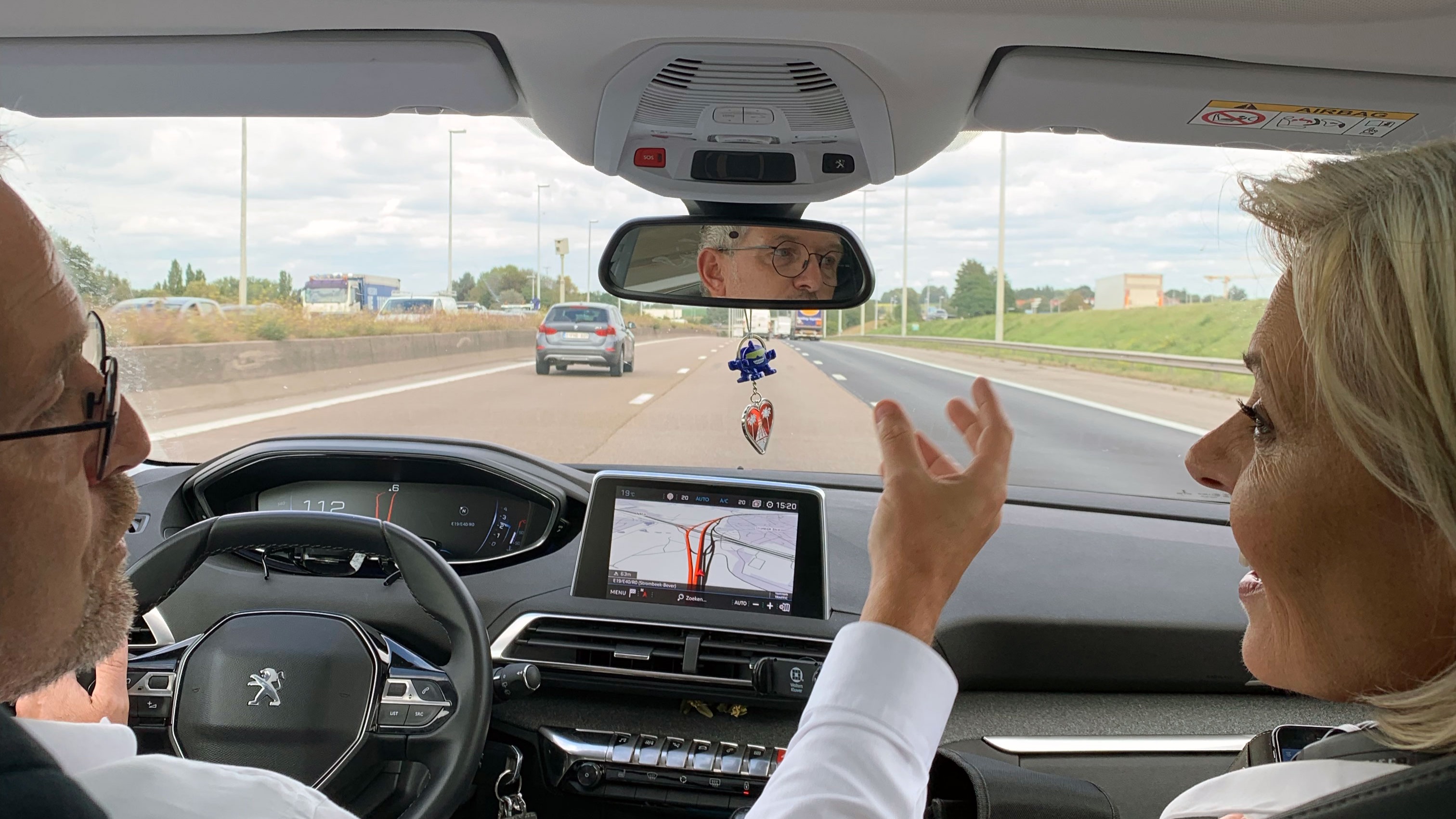 Rani laat haar auto even thuis op Car Free Day Rani carpool site 2