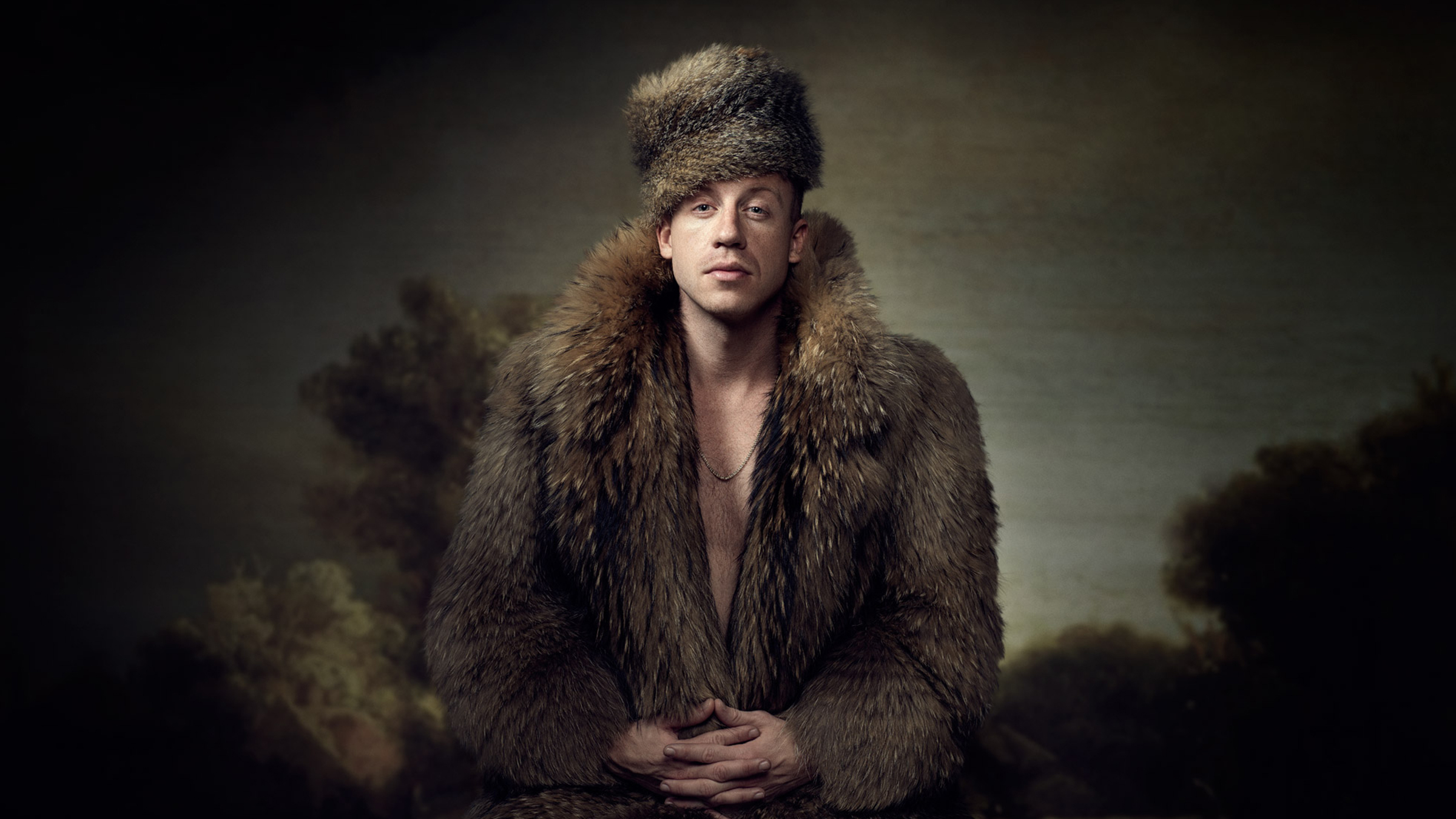 Разумовский в шубе. Macklemore. Macklemore в шубе. Парень в шубе.